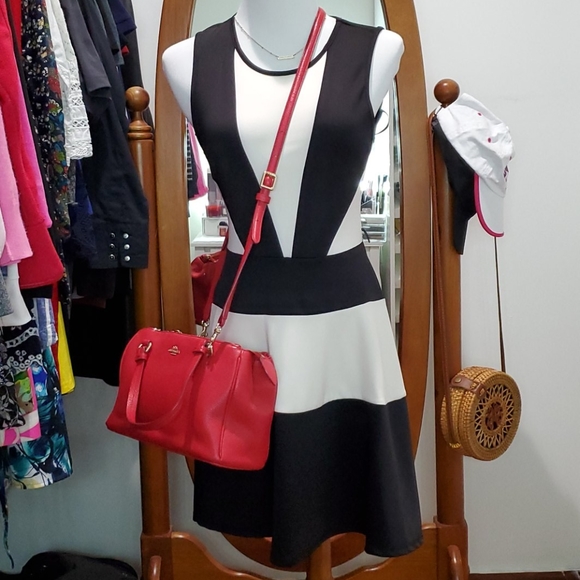 Dress - Picture 1 of 2